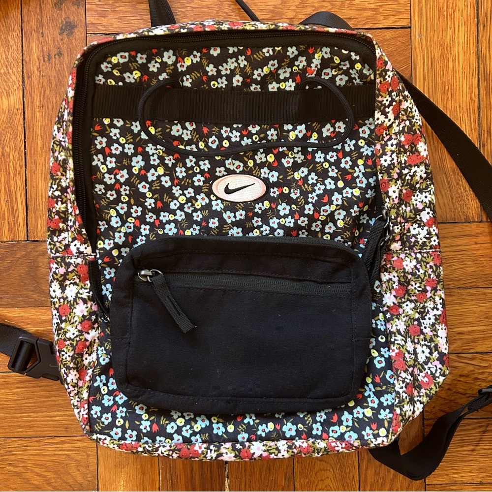 Nike Tanjun Backpack Black Floral Expandable with Laptop Sleeve Urban Outfitters - Picture 2 of 8